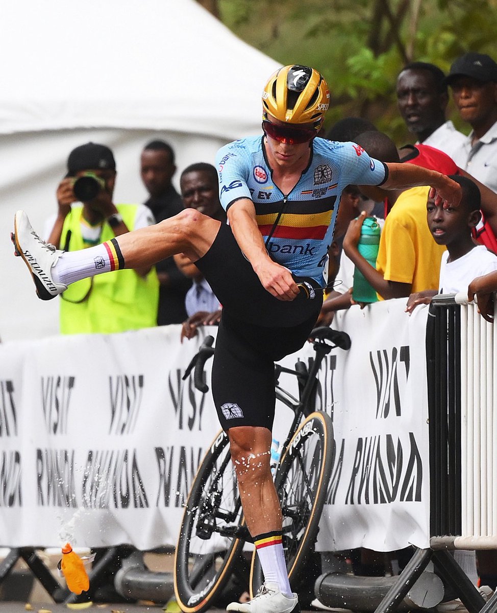 AlbertRiveraR's tweet image. Bueno me voy a ver el Elche.