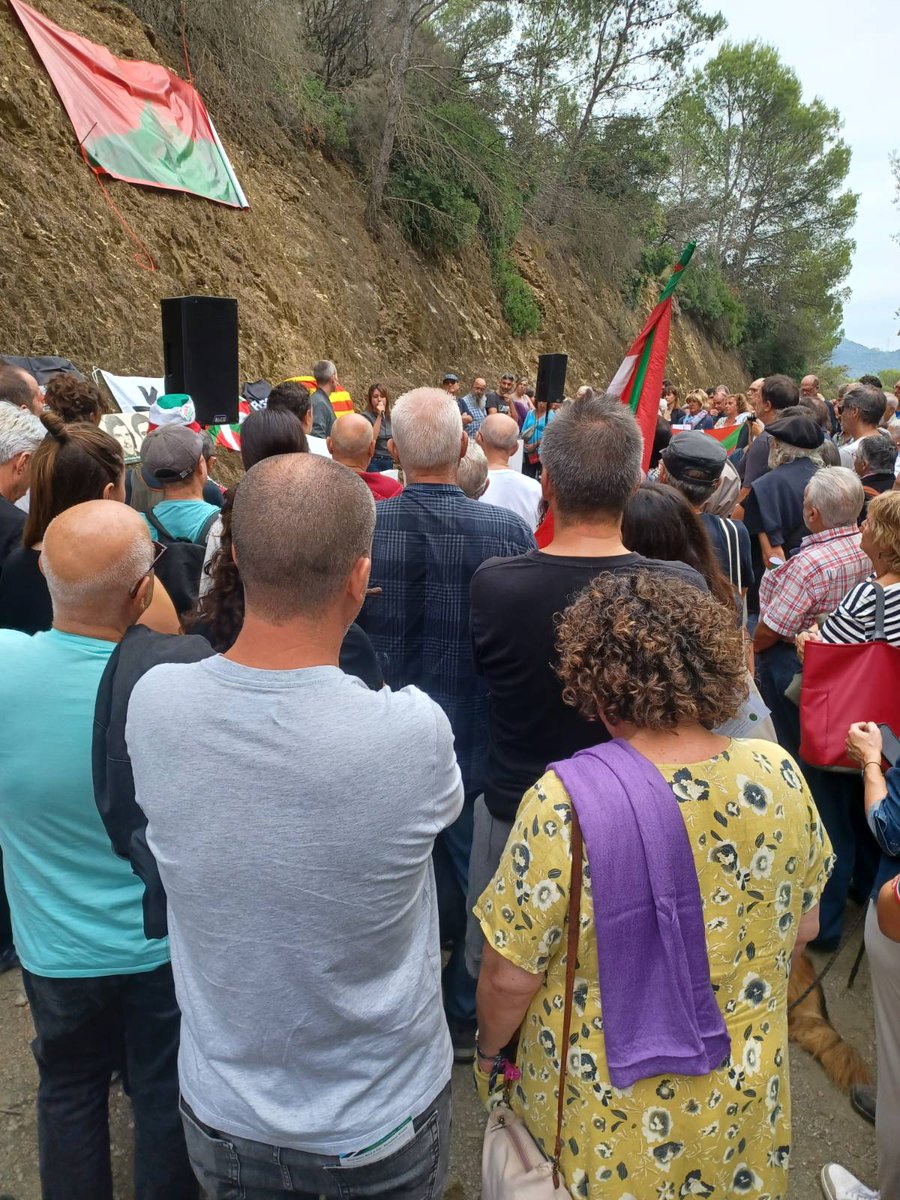✊🏽 Presents a Cerdanyola. Txiki, passat, present i futur!

"Demà, quan jo mori, no em vingueu a plorar. Mai estaré sota terra, sóc vent de llibertat"

50 anys dels darrers afusellaments del franquisme.