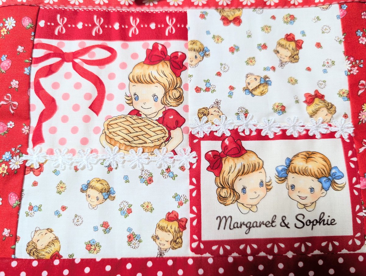 namis_sewing's tweet photo. 新作🍓Margaret&sophie8🍓
にて作成🧵
10月1日9時〜販売開始✨️
🌼マーガレット&ソフィー🌼リボンのキルトバッグRED❤️ #minne
https://t.co/wSD0oHuQMe
https://t.co/FhpUnhF7am
#Handmade🖤*:.*Me-me*.:*🖤
#Margaretアンドsophie
#キルトバッグ
#Quiltgate
#minneにて発売 https://t.co/yQKV532CnU
