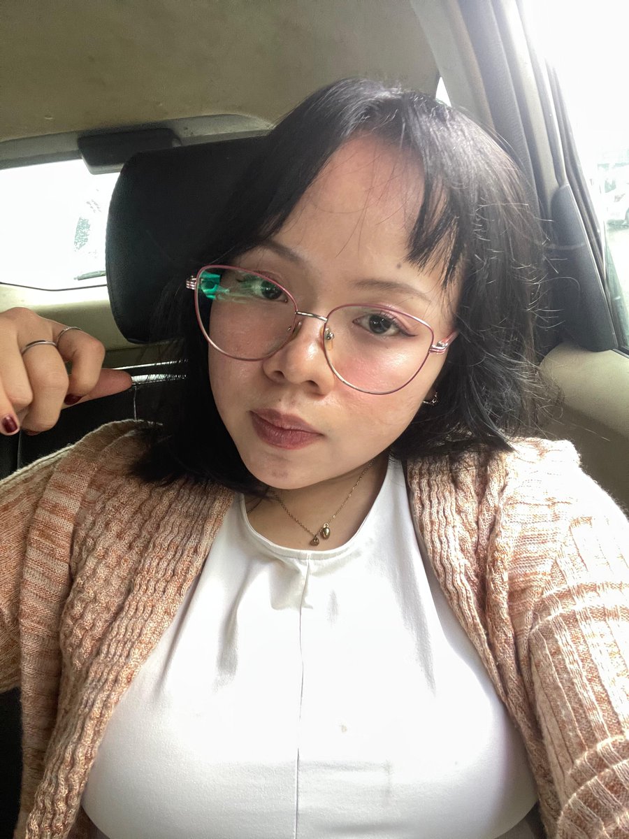 ceresssyek's tweet image. the face                         the cigarettes