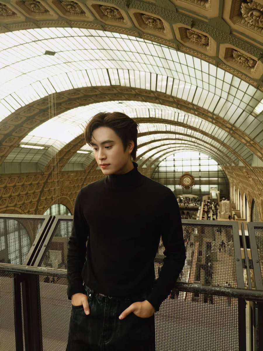 Bonjour 📚🇫🇷 Paris With Gemini Day 3 

#Gemini_NT <a href="/gemini_ti/">gemini_nt</a> 
#LEDEFILELOREALPARIS
#LOrealParisTHxGemini 
#LOrealParisTH