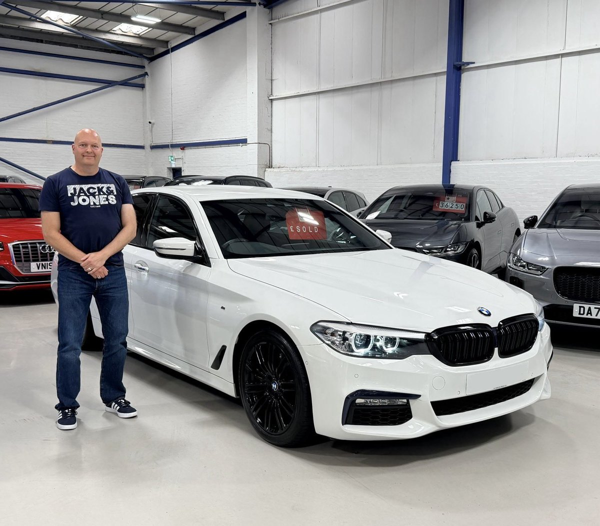 Here is Steven collecting his fantastic BMW 530D M Sport Saloon featuring a brilliant spec! Thanks again from Will and all the team.