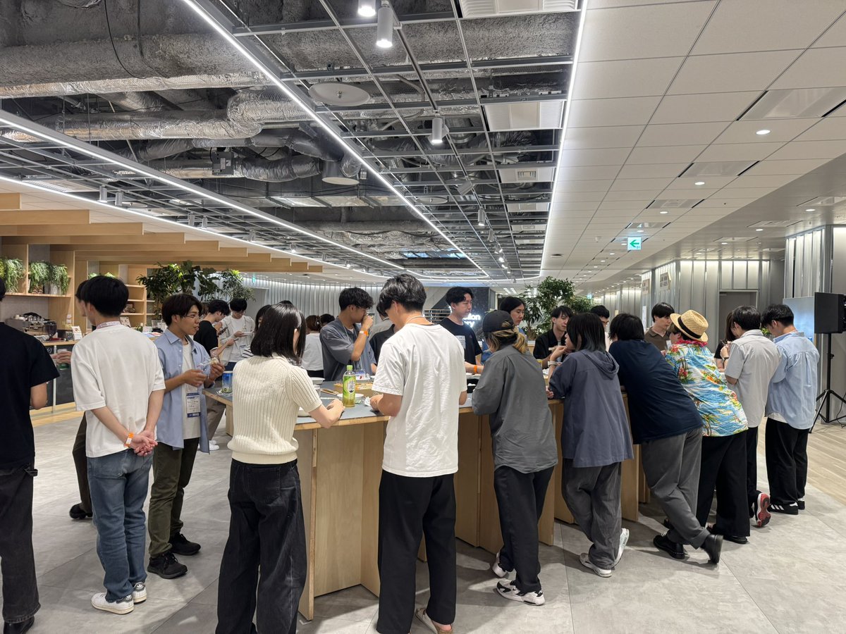geek_pjt's tweet photo. 【🗼 #学生団体交流会 2025秋🍁】

/／
懇親会スタート🍣
\＼

東京タワーが見える会場で
みんなで楽しく乾杯🍺

コラボイベントの開催に向け
どんどん動き出しているようです👀

勉強会やハッカソン、LT会なども・・・？！ https://t.co/ytFNlUkvve