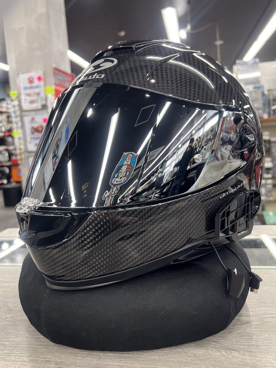nk4911's tweet image. 待ちに待ったカーボンプレミアムモデルの
エアロブレード6R ｷﾀｰｰｰ(✪̼o✪̼)ｰｰｰｯ‼️

ミラーシールドも装着して準備ばっちり👌
お客様にお渡しが楽しみだーっ✨⸜(*ˊᗜˋ*)⸝♬

#OGK #kabuto #AEROBLADE