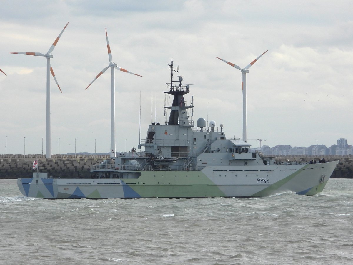 River batch I class offshore patrol boat P 282 HMS SEVERN inbound Zeebrugge, Belgium 26 September
<a href="/WarshipCam/">WarshipCam</a> 
<a href="/seawaves_mag/">SeaWaves Magazine</a>