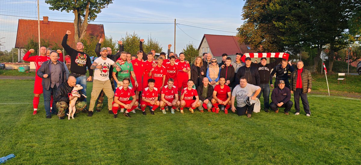orleta_reszel's tweet photo. Lider zostawił punkty w Reszlu. 

Orlęta - Olimpia Olsztynek 3:1. Za tydzień wyjazd do Górowa Iławeckiego. https://t.co/2fTCKNzLL4