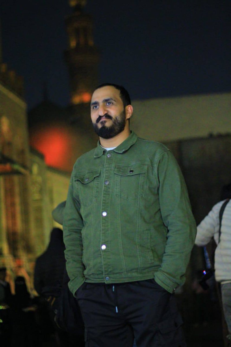 alomri_raed's tweet image. #بوح_آخر_الليل 

أحيانًا لا نحتاج سوى أن نقف قليلًا تحت سماء الليل،
نترك للعمر أن يتنفس،
وللروح أن تستعيد طمأنينتها،
فنحن أكبر من كل ضجيج، وأعمق من كل مرور عابر.”