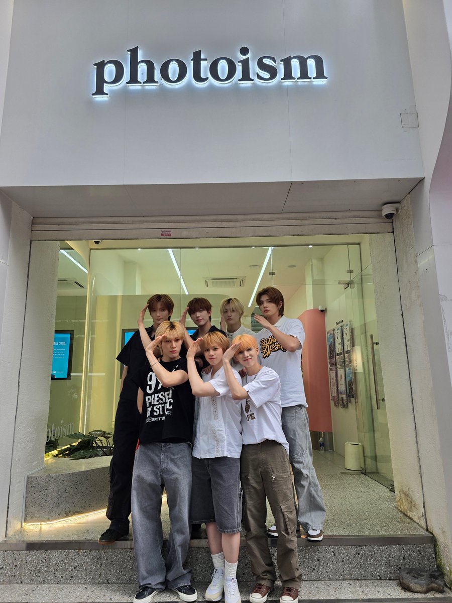 official_arrc's tweet image. [📷]  
250928 Photoism Event in 🇻🇳  

#ARrC #아크
#Vietnam