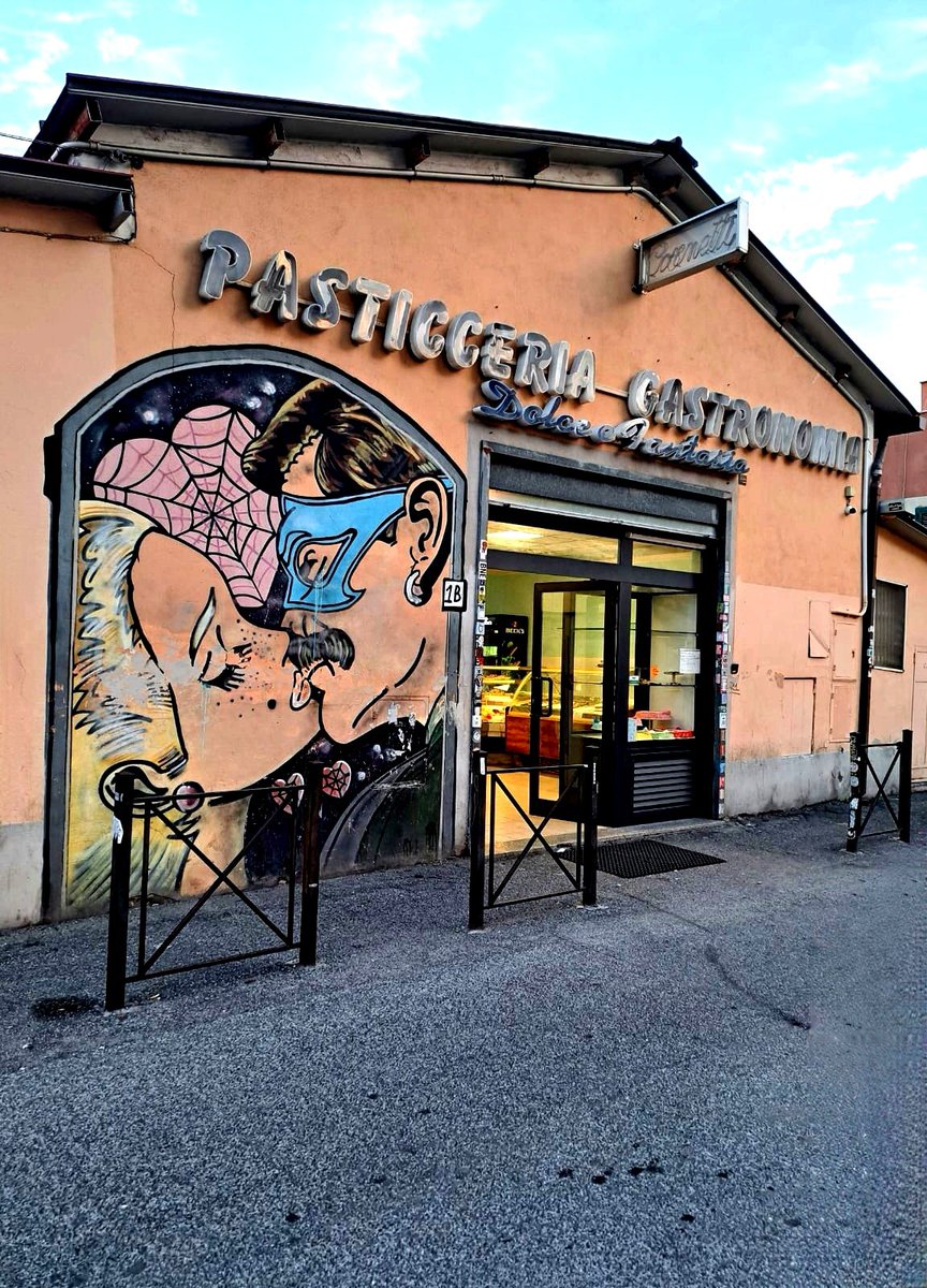 ghibanizza's tweet photo. I fumetti di Flavio Solo
📍Roma, Pigneto https://t.co/6zh0ox5CNa