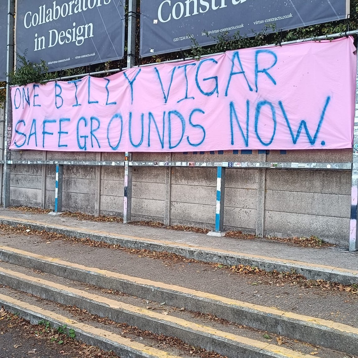 DHFC_W's tweet photo. We'll join the rest of the football community in remembering the life of Billy Vigar who passed away earlier this week. 

Ahead of kick-off we'll pause for a period of silence, the thoughts of us all are with Billy's family, friends and all at Chichester City. https://t.co/JieeXEHjKE