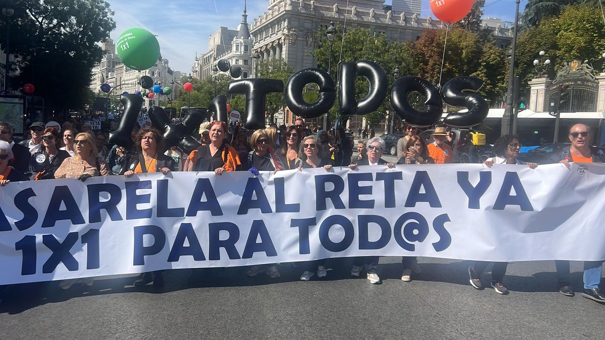YoliVidal's tweet image. Ayer volvimos a Madrid a manifestarnos por unas pensiones dignas. #PasarelaAlRetaYa