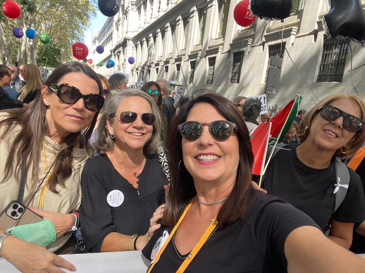 YoliVidal's tweet image. Ayer volvimos a Madrid a manifestarnos por unas pensiones dignas. #PasarelaAlRetaYa