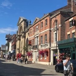 Ilkleyu3a's tweet photo. 🔸 Our Northern Towns group recently enjoyed a fantastic visit to #Pontefract

🔸 They were given a wonderful welcome, with the Town Crier, an official photographer, and not one, not two, but three guides!

@PontefractCivic @PonteCastle 
👉 Group info: https://t.co/Sp3cxMTTCJ https://t.co/dEhTPNvgXR
