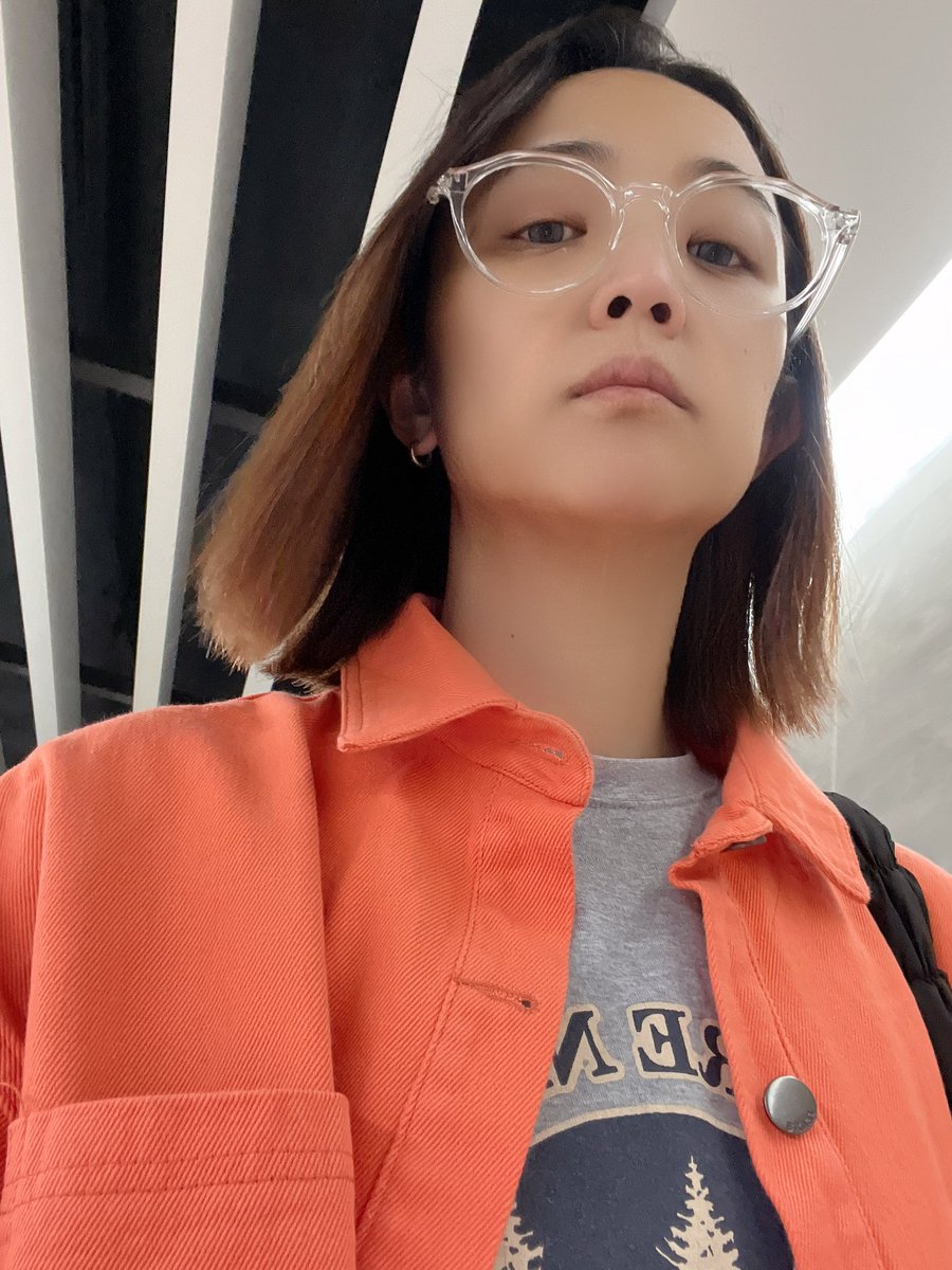 열두시간 일하고 들어갑니다😵‍💫😵‍💫😵‍💫
눈이 팽팽도네 진챠.. 집에가서 콩나물밥 먹어야지 😤