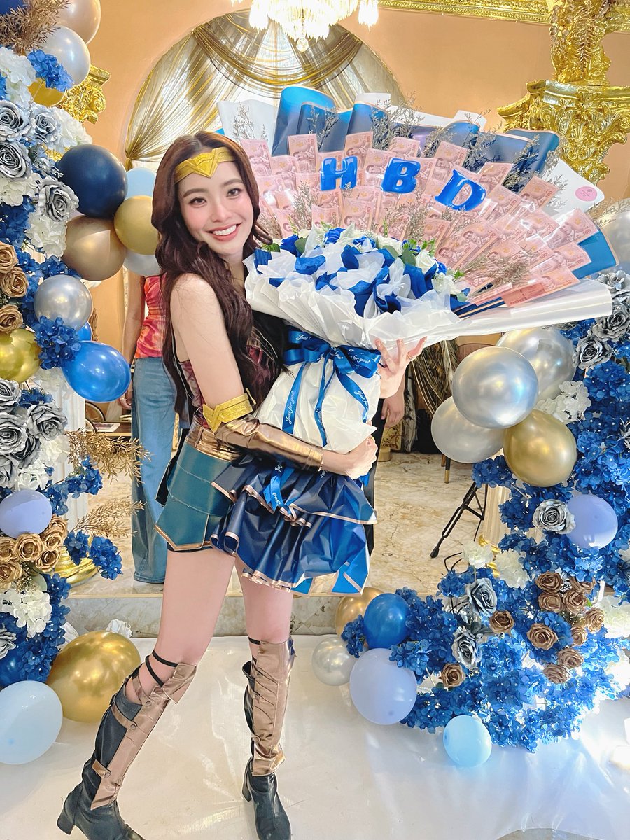 KongThapEngfa's tweet image. HBD นะคะคนสวย ขอให้มีความสุขมากๆ มีงานเข้ามาเยอะๆ ได้ทำอะไรที่ชอบ มีรอยยิ้มในทุกๆวันนะคะ🤍🎂
BDAY MAGIC WITH PATCHAPLOY 28
#PatchaBirthdayFanCafe2025
#พัดชาพลอย #Patchaploy