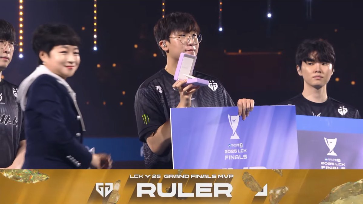 suffoki's tweet photo. ruler worlds fmvp ✔️
ruler lpl fmvp ✔️
ruler lck fmvp ✔️ https://t.co/77ALMEDtE9