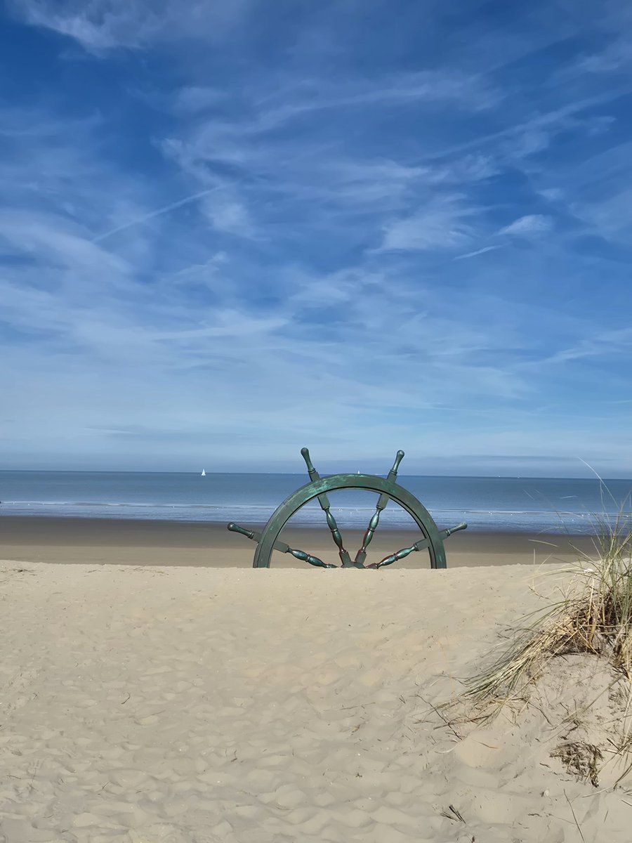 slosserik's tweet photo. Westende om 11.25 uur.
#vrtweer https://t.co/Hi4hBPu5jG