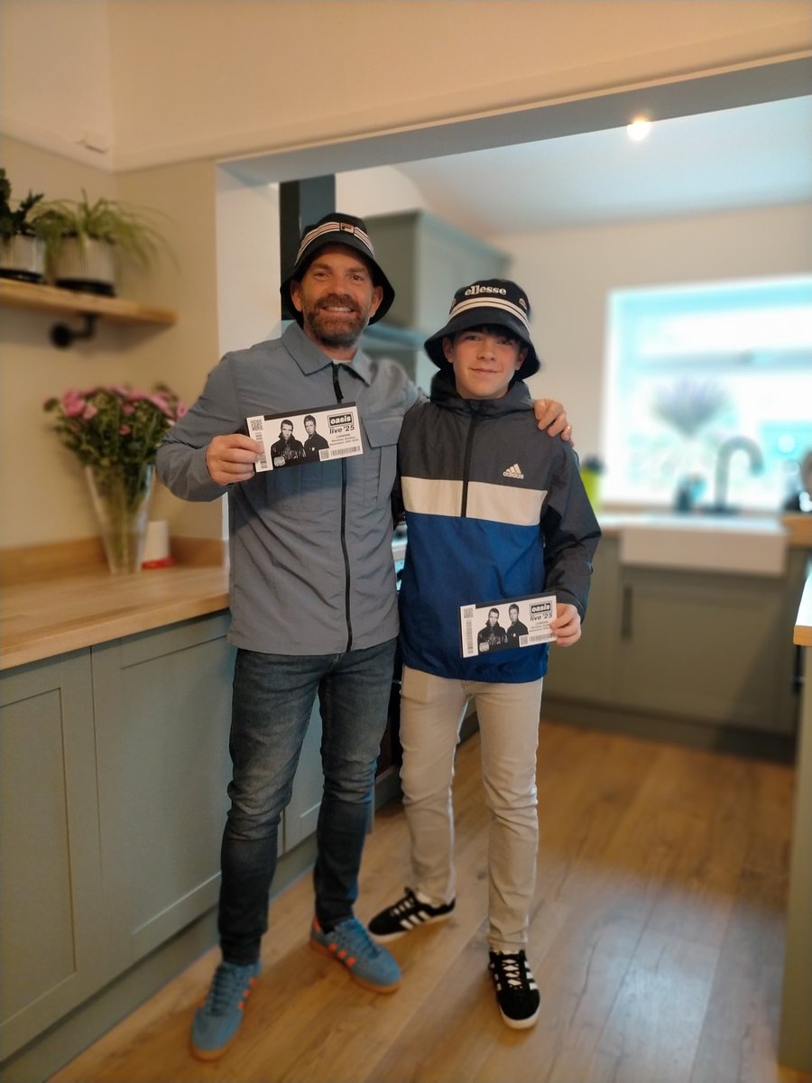 From being a 15 year old at Knebworth to taking my eldest to his ever gig,let alone his first ever Oasis gig is,as the song says, "all your dreams are made" #Wembley here we come! 😎
<a href="/oasis/">Oasis</a> <a href="/scyhodotcom/">Latest Oasis News</a> <a href="/BoneheadsPage/">Paul Arthurs.</a> #OasisLive25