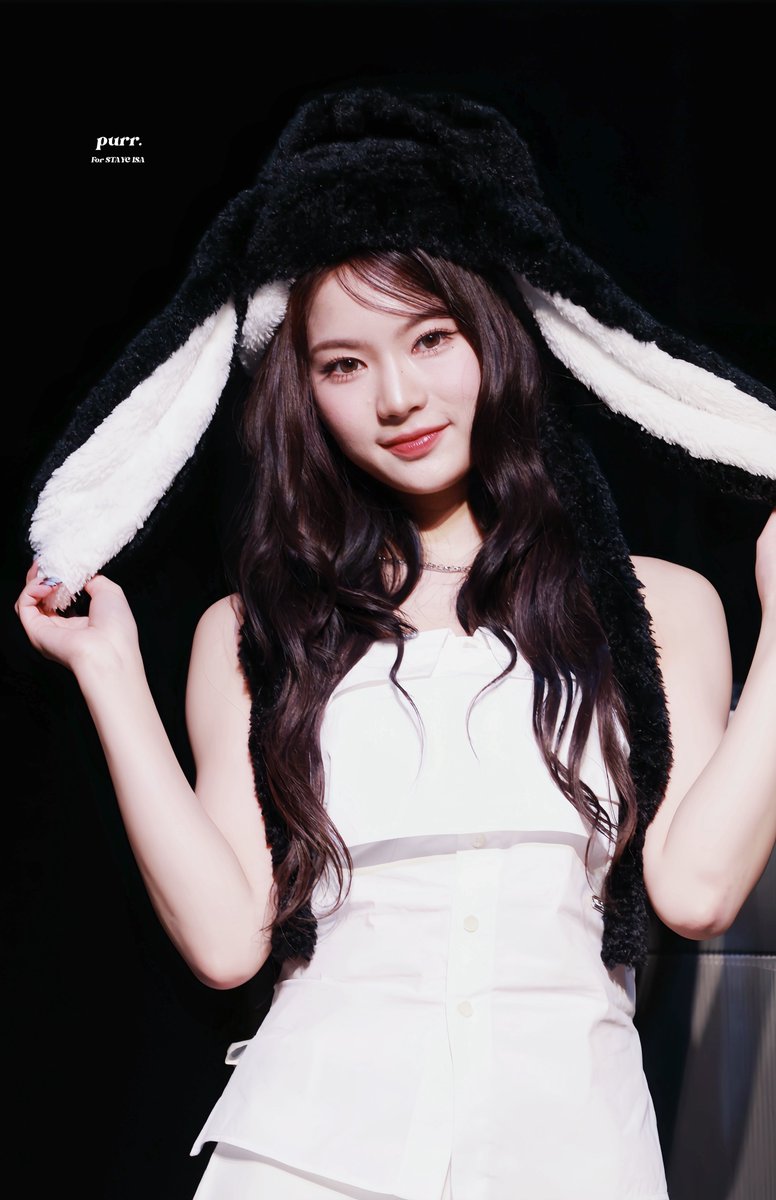 purr_ISA's tweet photo. 250928 팬싸 HQ
🐰
#스테이씨 #STAYC #아이사 #ISA https://t.co/N3yLl0zdAj