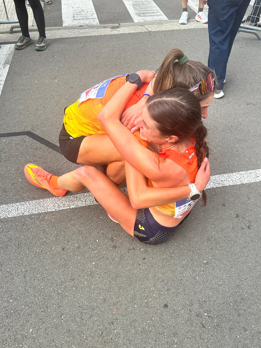 Tremendo el final de  <a href="/Claudilla95/">Claudia Estévez Martín</a> que logra la 15ª plaza en Classic, en la segunda carrera en montaña de su vida.

15ª <a href="/Claudilla95/">Claudia Estévez Martín</a> ⏱️1:16:30
(La segunda mejor actuación femenina en un Mundial)
(tres minutos y medio menos que en el Campeonato de España del pasado mes de junio)