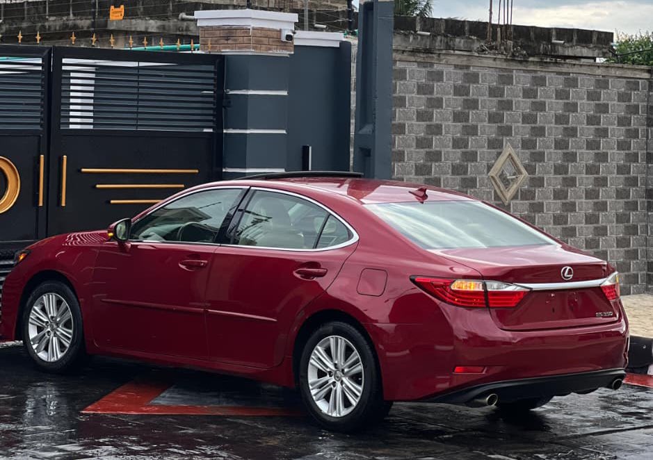 Autorush2's tweet image. YOU KNOW THE STANDARD!!🫵🏽

🚘: FOREIGN USED PREMIUM LEXUS ES350
💰: 22,000,000 NAIRA ($14.2k) FIRM!

TO BOOK AN INSPECTION;
CALL: 07041468482