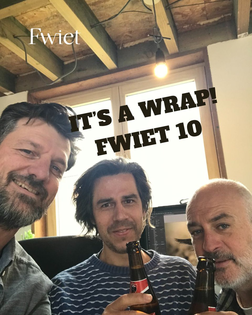 Het zit er op! @jeroendenaeghel en vormgever @bartbehiels drinken een welverdiende pint op de arbeid die FWIET nr. 10 over Extremadura kostte . Begijn dronk water, maar blij als een kind . Grijp je kans en bestel nummer 10:  fwiet.be  In november in huis!