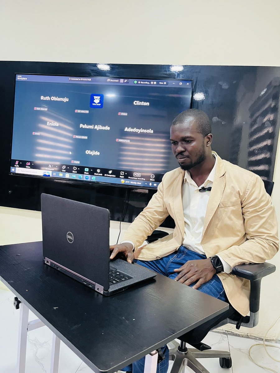 SdfAnalysis's tweet image. 📸 Highlights from our 1-Day Excel Training!

💡 In just one day, a truly nationwide experience — participants joined from across Nigeria, proving that learning has no boundaries.

#SDF #SDFAnalysis #DataAnalysis #DataAnalytics #Excel #SQL #PowerBI #Python