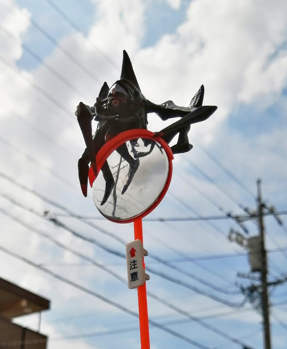 めちゃくちゃ出来が良くて驚いた「抱きつきガメラ2」のソルジャーレギオン。
手持ちのストラクチャーと組み合わせて屋外で撮影してみました。

#レギオン
#ガメラ2レギオン襲来
#ガメラ
#GAMERA