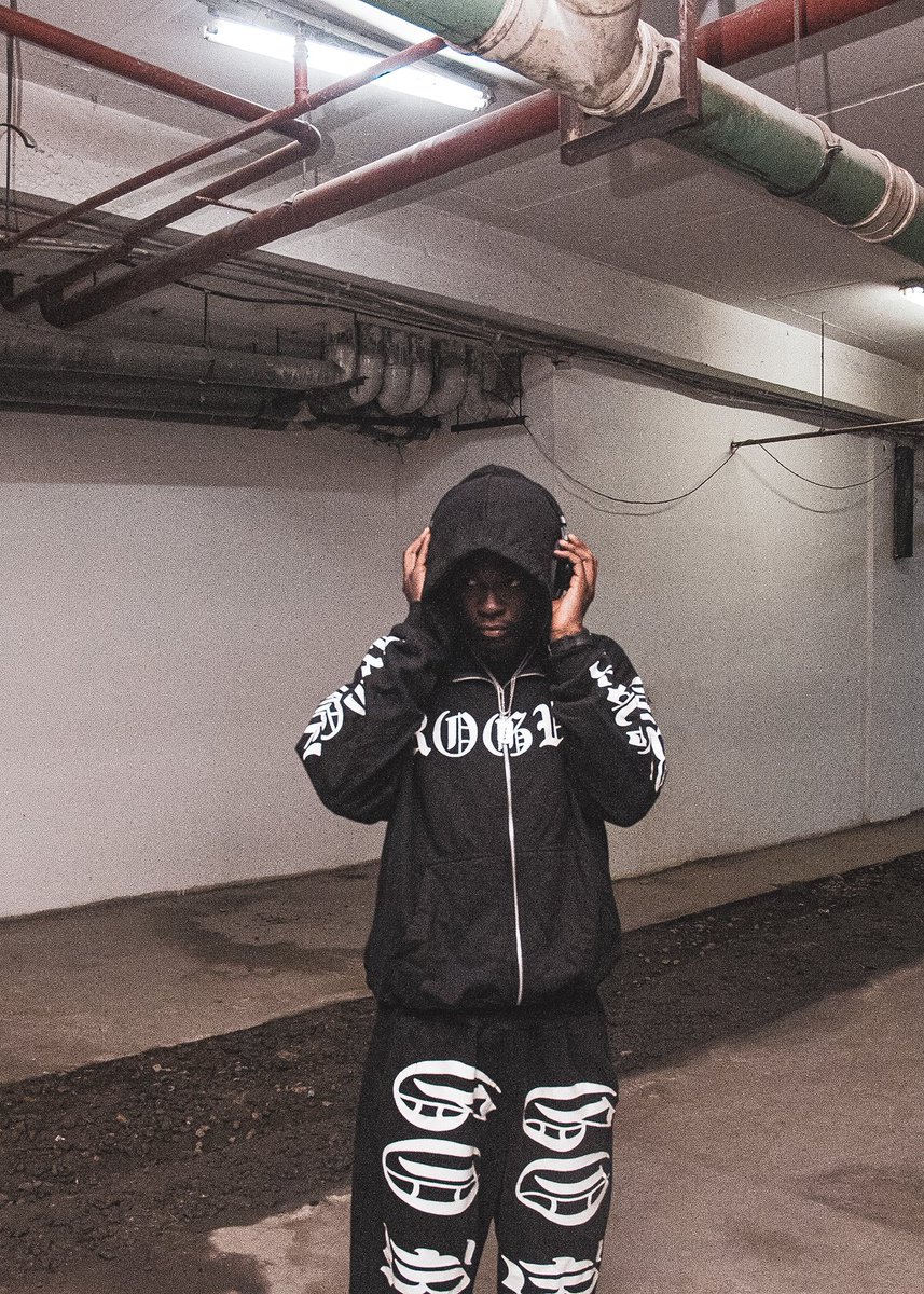 only1gridy's tweet image. #itsalmosttime 📀