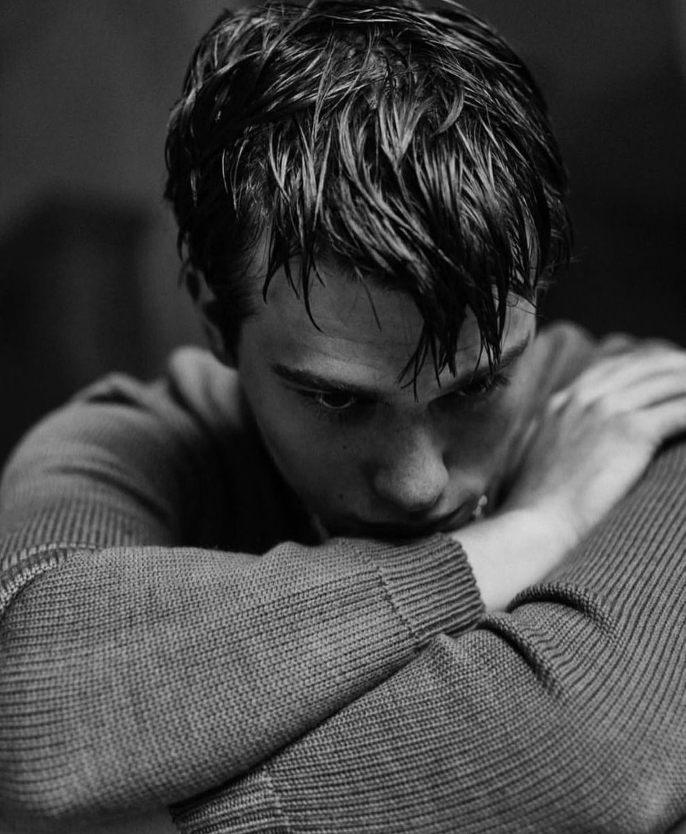 ᅠ
                        
                              Seductive Sunday 

ᅠ
ᅠ