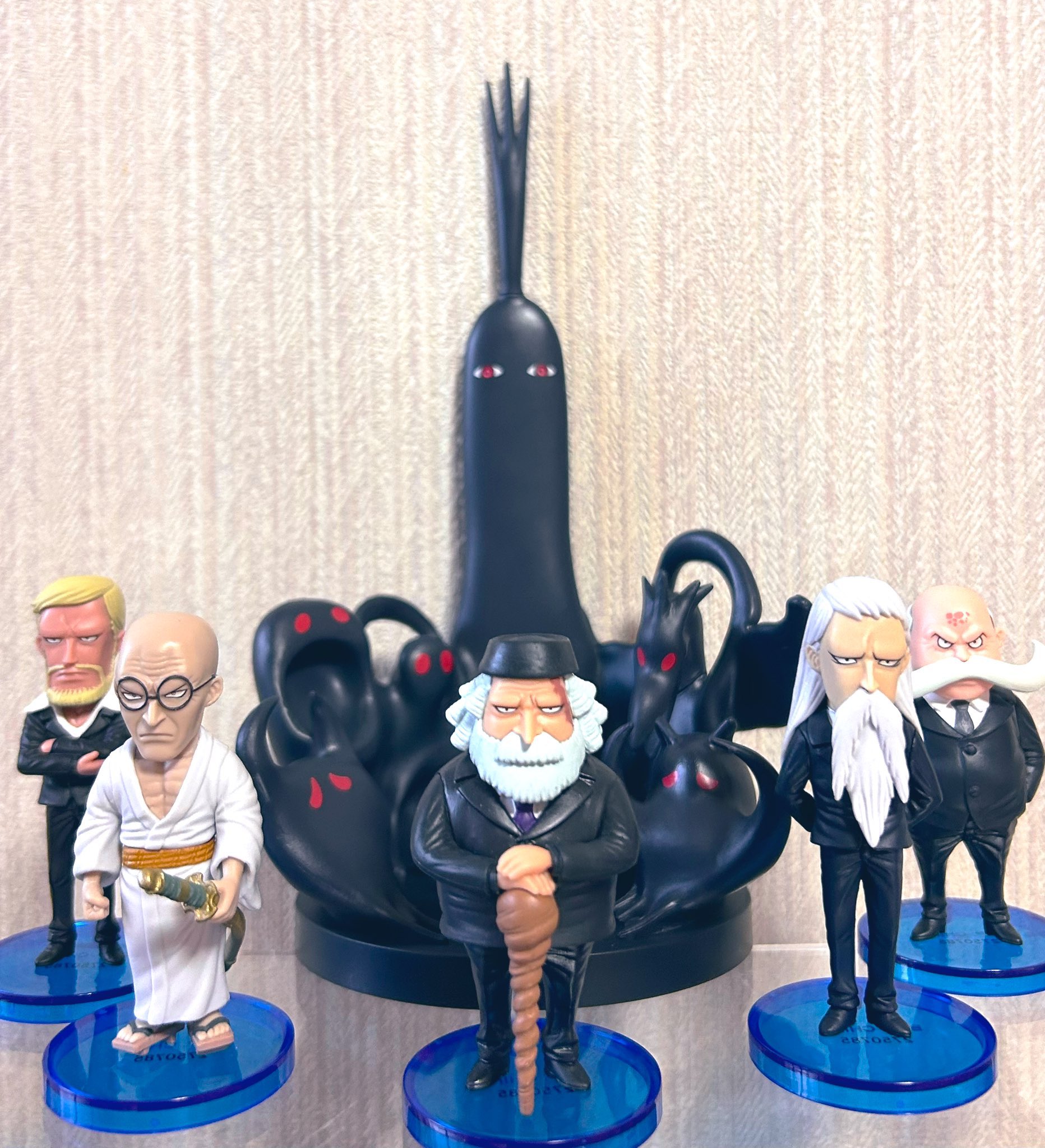 ワンピース　麦わらの一味　フィギュア　ディスプレイ品　非売品 Amazon.co.jp: 麦わらの一味 フィギュア ルフィ アニメ 船長