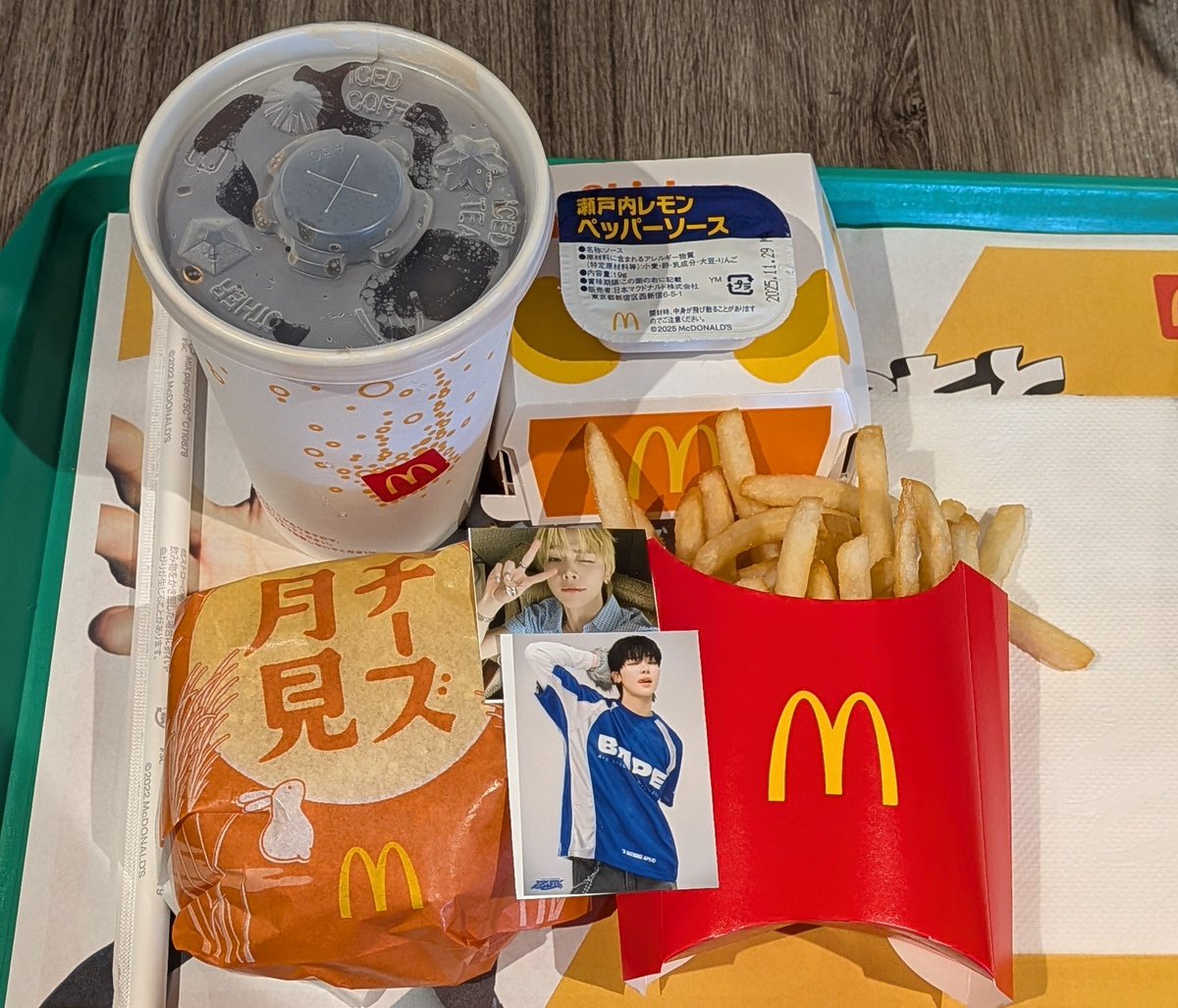 やっと食べに行けた♡
チーズ月見バーガーも食べた😆
バーガーにはいつもコーヒーなんだけど今日はコカ・コーラにした✨

#andTEAM
#ポテナゲにはコカ・コーラ