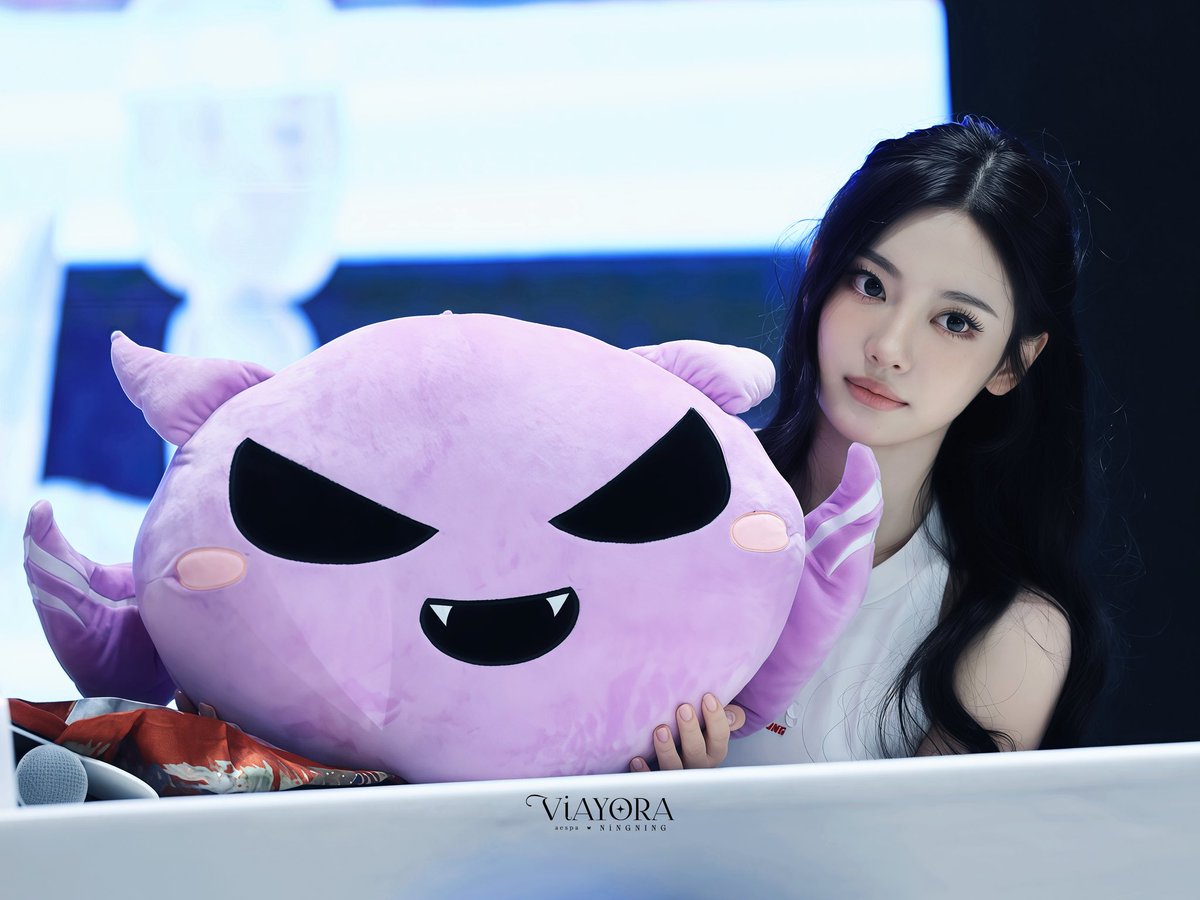 250928 PPMQ fansign day2

#닝닝 #NINGNING  #宁艺卓 #에스파 #aespa #宁宁 #寧藝卓 #寧寧 #AESPA