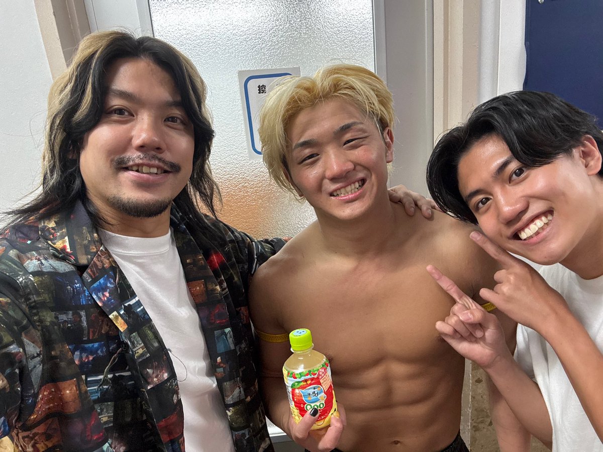 やっぱり須見すげぇーよ。
最近会場には行けてなかったけど、仲間としてちゃんと見てたよ！！！！

カッコ良すぎたよ🥲

俺が10年掛ったのを3年でできちゃうんだから！！！
自慢の仲間です！！
今日はお疲れ様😊

#NωAJr.