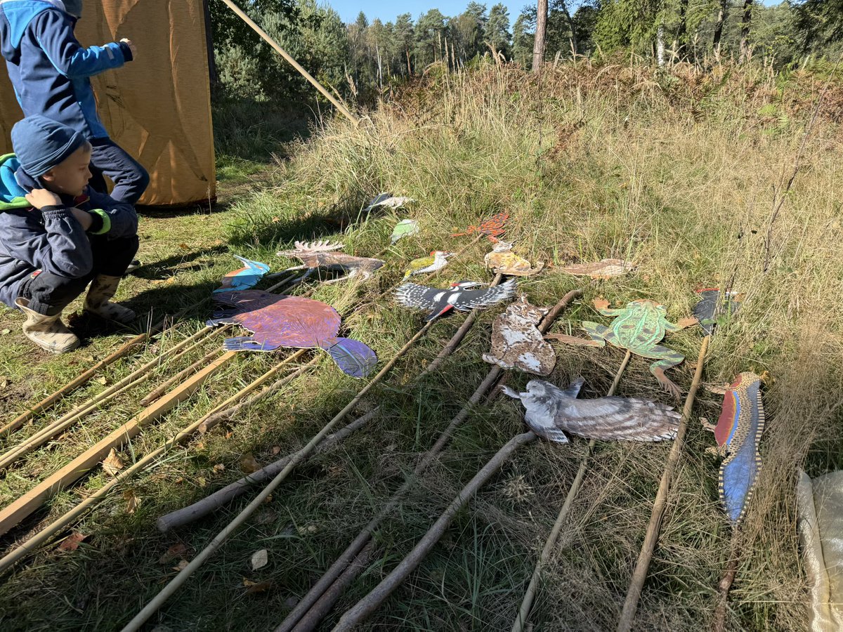 Włączenia  Puszczy Dulowskiej do lasów społecznych domagają się naukowcy, artyści, rowerzyści, grzybiarze, sportowcy. Spotkali się dzisiaj w „jurajskiej tajdze” żeby przekonać <a href="/MKiS_GOV_PL/">Ministerstwo Klimatu i Środowiska</a> że puszcza nie jest zbyt daleko od Krakowa, żeby być lasem społecznym <a href="/RadioZET_NEWS/">Radio ZET NEWS</a>