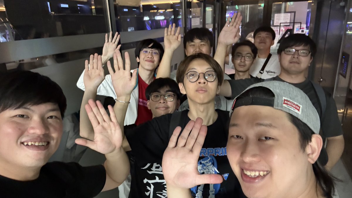 らいと tweet media