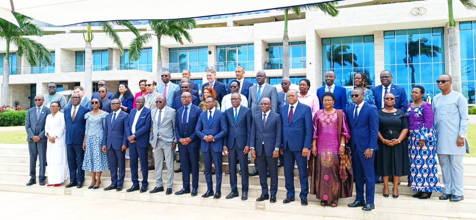 AnanBenin's tweet image. 28 septembre 2025. Jour 2 de la CIN2025. @gouvbenin, acteurs et partenaires techniques et financiers de nouveau mobilisés autour de la question de l&apos;#investissement en #nutrition - une #table #ronde sur le financement de la Nutrition suivra.

#CIN2025 | #ANANBenin | #wasexo