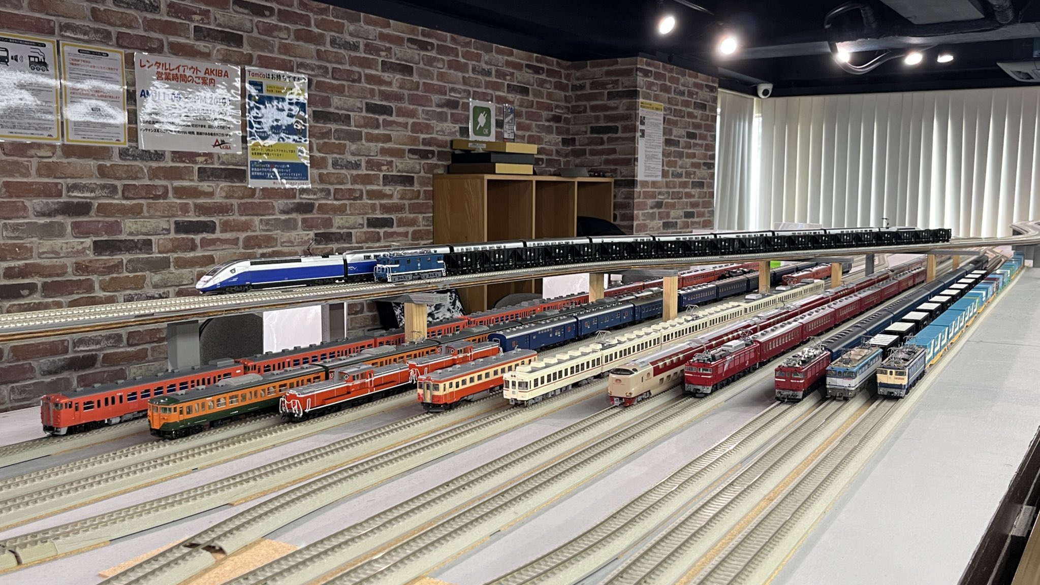 hiromi0426です！ 9153152 Hitachi ZX70 ZX75 Bottom Rollers