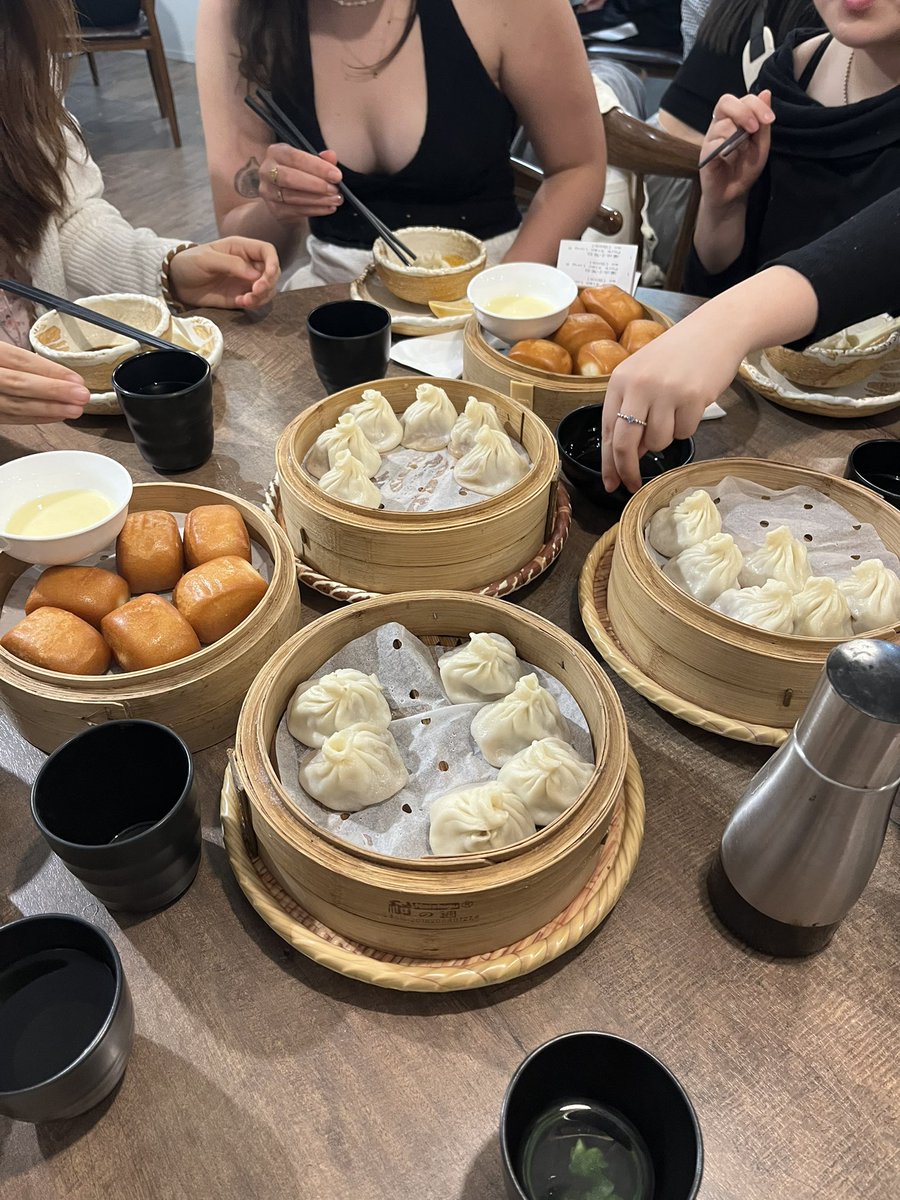 september by earth wind &amp; fire 🎷💛