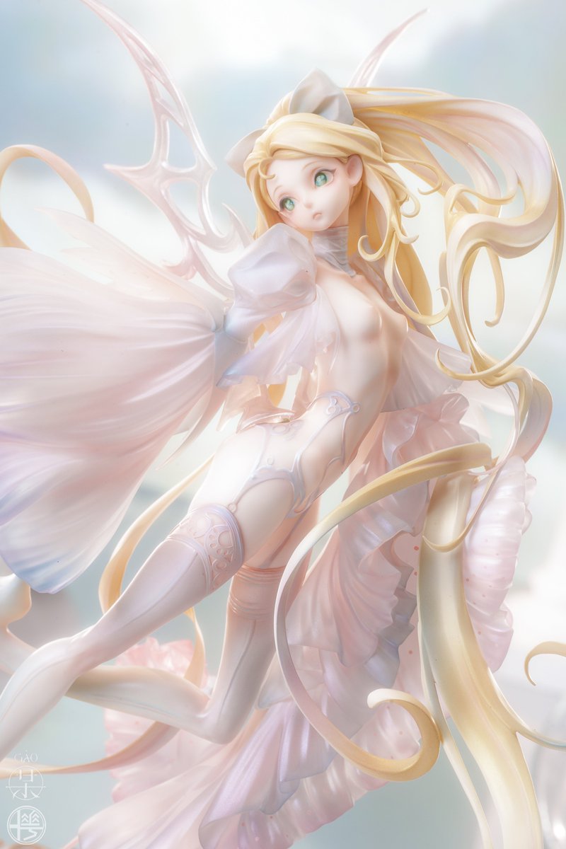 ✨白恶魔✨
将在10月2-3日 上海WF【N1-G1-12、13】展位展出。
原型：<a href="/Ye_Zh_ang/">晔知昂</a> 
原画：<a href="/0oOpPDb/">oqood</a> 
涂装：<a href="/xiaango/">llI馭龍少女門神</a>
摄影：<a href="/Chezterrrr/">Chezter</a>