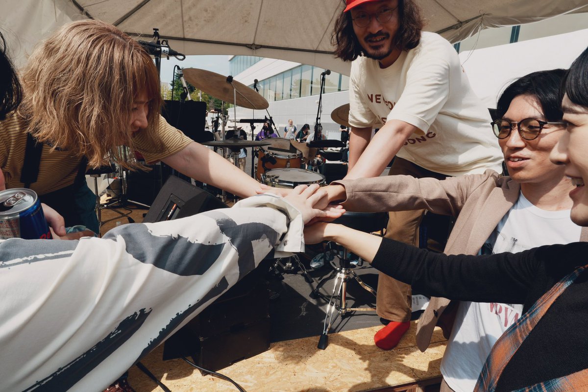 パンと音楽とアンティーク2025秋
<a href="/pan_on_an/">パンと音楽とアンティーク</a> 
ありがとうございました!!

🍞Set List🍞
1.月は今でも明るいが
2.渚にて
3.湿度
4.のけもののけもの
5.朝がくるまで
6.プレミアム
7.日々を鳴らせば

Vo. kozue
Gt. <a href="/nosubou/">クボ</a> 
Key. コバヤシタツヤ
Ba. <a href="/soramametonda/">mame</a> 
Dr. <a href="/Kawasaki_Yuki/">カワサキユウキ</a>