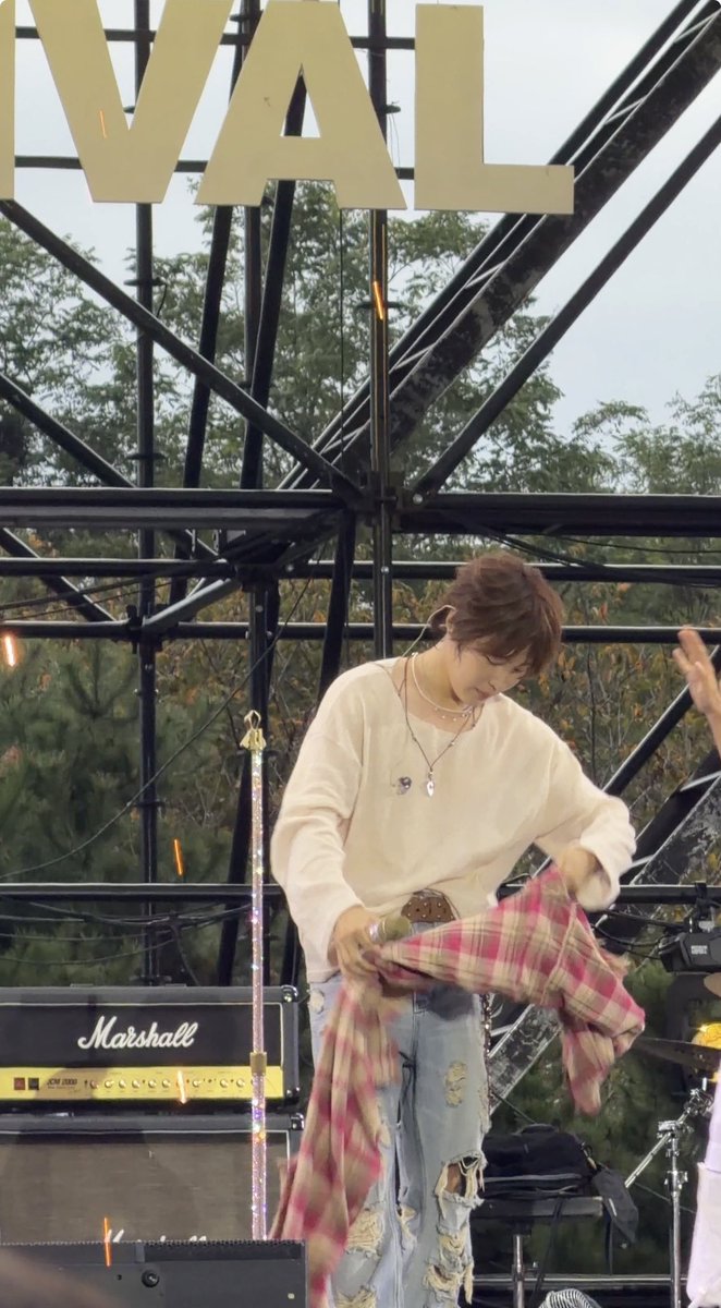 스윗운☁(💙) ‎𝕋𝕖𝕝𝕝 𝕥𝕙𝕖 𝕨𝕠𝕣𝕝𝕕 tweet media