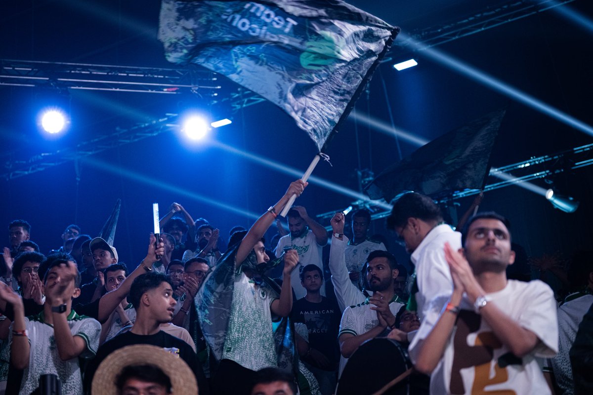 GreenFalconsGG's tweet image. لـحـظـة الفوز في أوفرواتش 💚🦅🏆

#EWCRecap