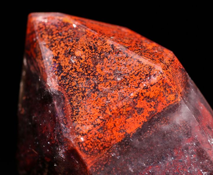 mcrasrocks's tweet photo. this photo of marianne as red hematite in quartz https://t.co/YldnJ7hzvk