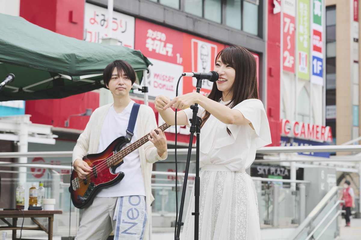 katsumoto90077's tweet photo. 2025.9.20
柏まちかどライブDAY
Artist:Neontetraさん( @Neontetra06 )
お二人の屋外ライブは安定の晴れ!
傘いらないだろと思ったのは正解。
(そのあとの予定を忘れてたのは秘密)
いつも楽しいライブを見させてもらってます。
#Neontetra
#Live_Photo https://t.co/d2z8EhQL0D