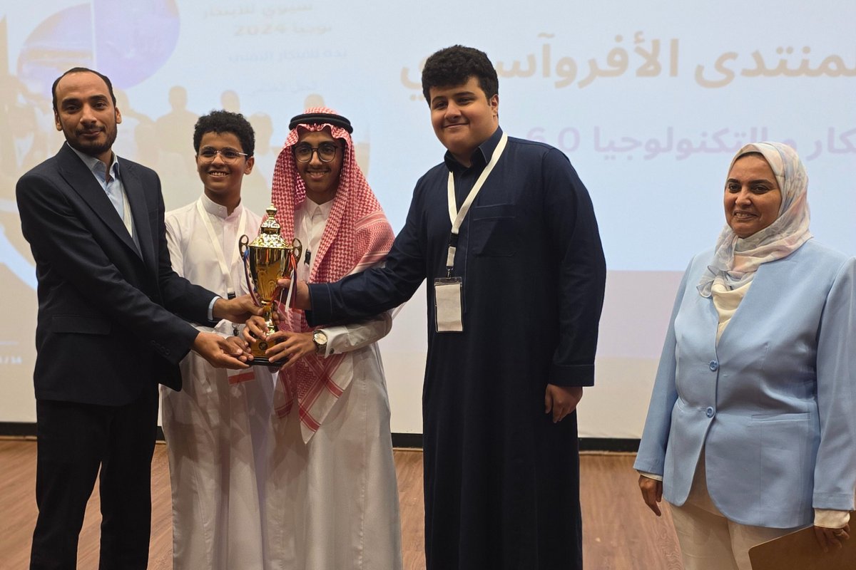 Faisaliya_Sch's tweet photo. بكل فخر تهنئ شركة مدارس الفيصلية الأهلية 🎉
أبناءها الطلاب لحصولهم على المركز الثالث🥉🏆
في مسابقة المنتدى الأفروآسيوي للابتكار والتكنولوجيا
ضمن فئات المبتكر الصغير ومهرجان العلوم والروبوت
وتصميم الألعاب الإلكترونية
#مدارس_الفيصلية_الأهلية
#نقود_مستقبل_التعليم https://t.co/oF8F610Ehk