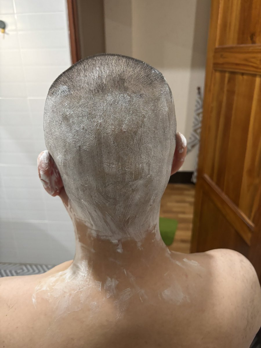 ชอบหัวเกรียน tweet media