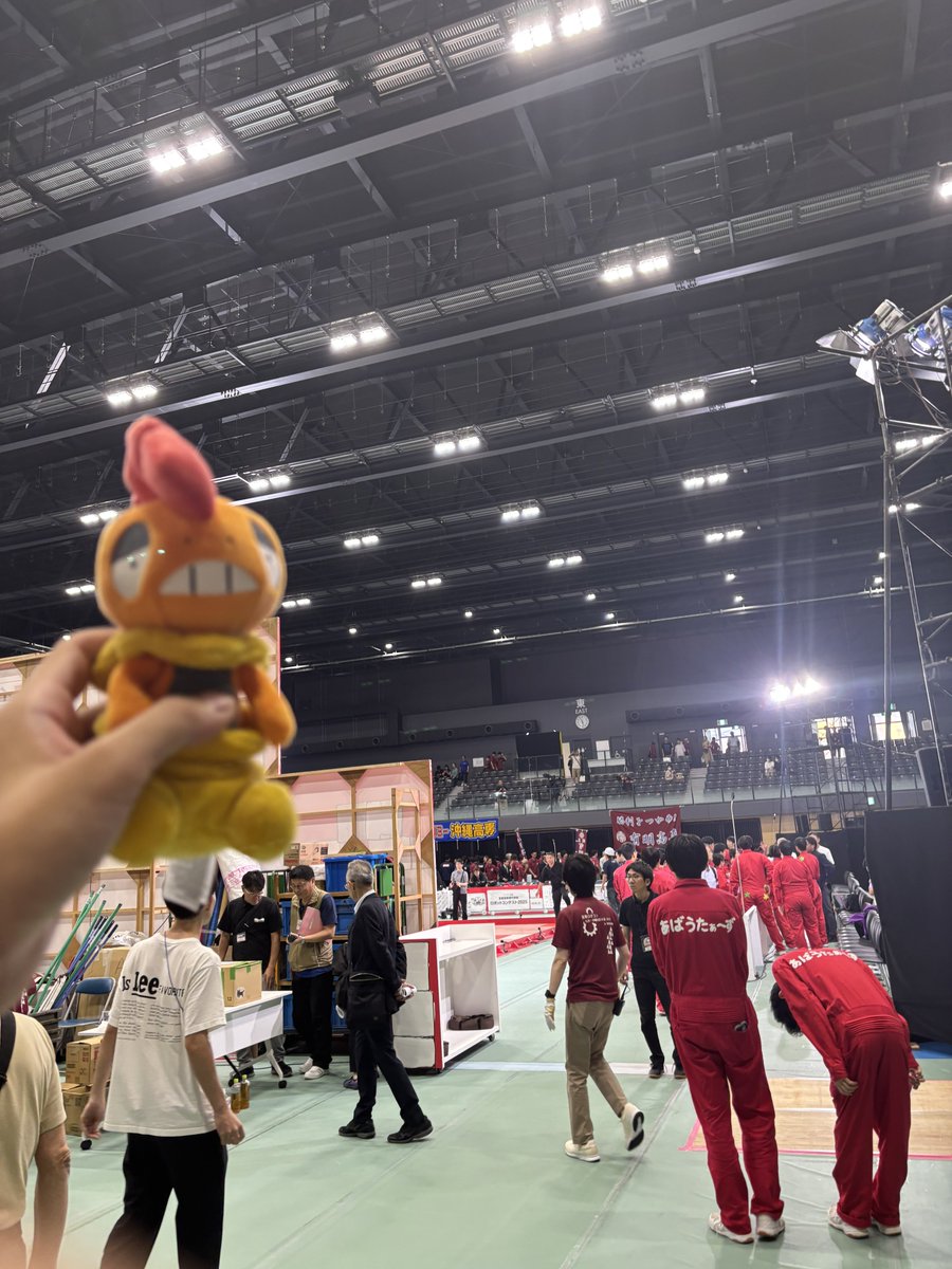 ピットしてました！
鹿児島は11年振りの全国大会出場となります！
実は今まで自分がやってきた制御は本番使われることが無かったのですが5年になってようやくAチームBチーム共に自分の制御が活躍しました😭
(具体的には細々としたとこだけど)
まじで興奮して数年ぶりに泣きましたw
目指せ全国優勝！