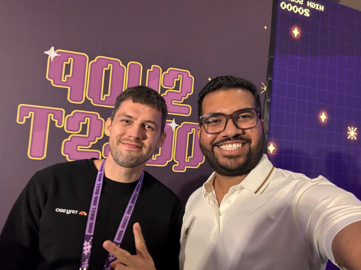 vishalgoswami0's tweet image. Massive shoutout to @PrakharS96 @adhithya_vijai for pulling off @ShopQuestHQ making a space for the @ShopifyDevs community together in India.
@frictionstudioo team had a blast at the event!
