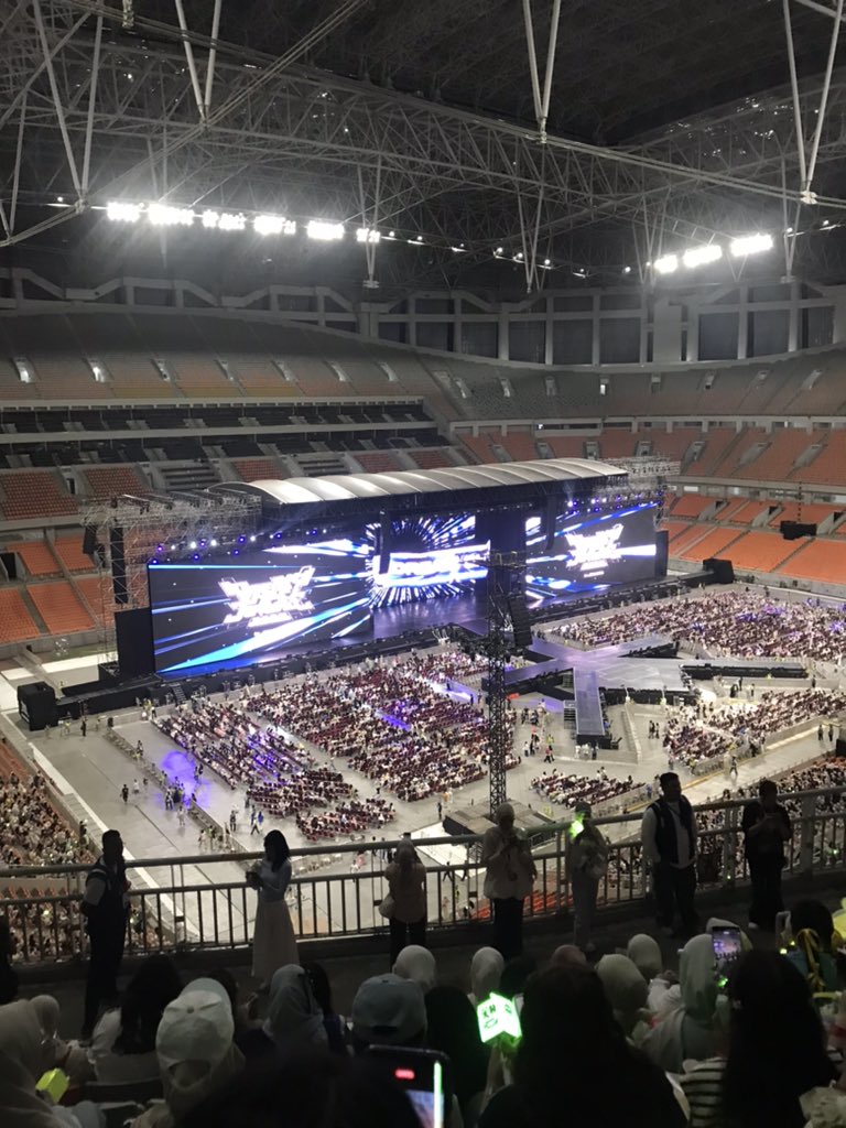 nan••idk tweet media